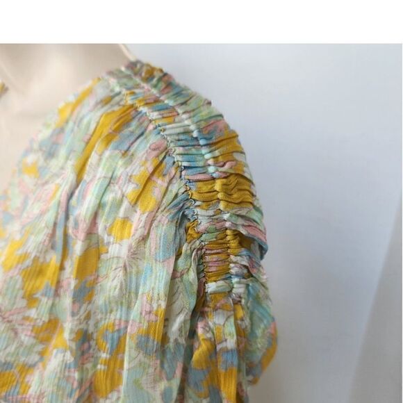 VINCE Lotus Ruched Dolman Sleeve Silk
Blouse, Small
Size: XXS Vince
NWT - Picture 6 of 9